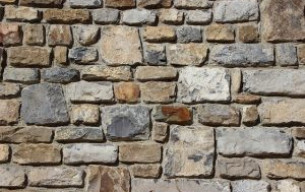EVSİZ BİR ADAM ELİNDE, “BENİMLE EVLEN. YAŞAMAK İÇİN SADECE BİR AYIM KALDI,” YAZAN BİR PANKART TUTUYORDU — ONA ACIYIP KABUL ETTİM